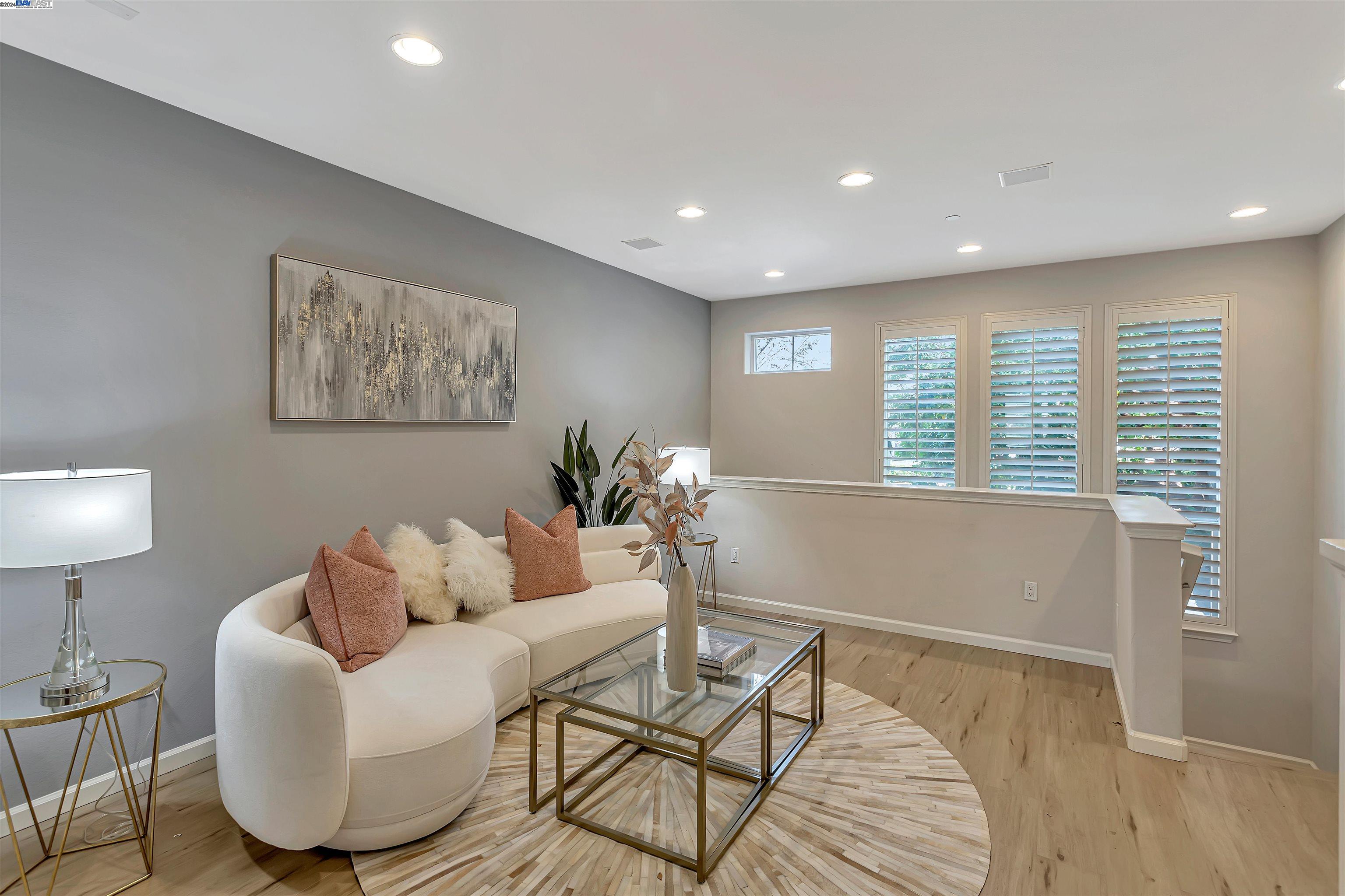 4048 Lick Mill Blvd