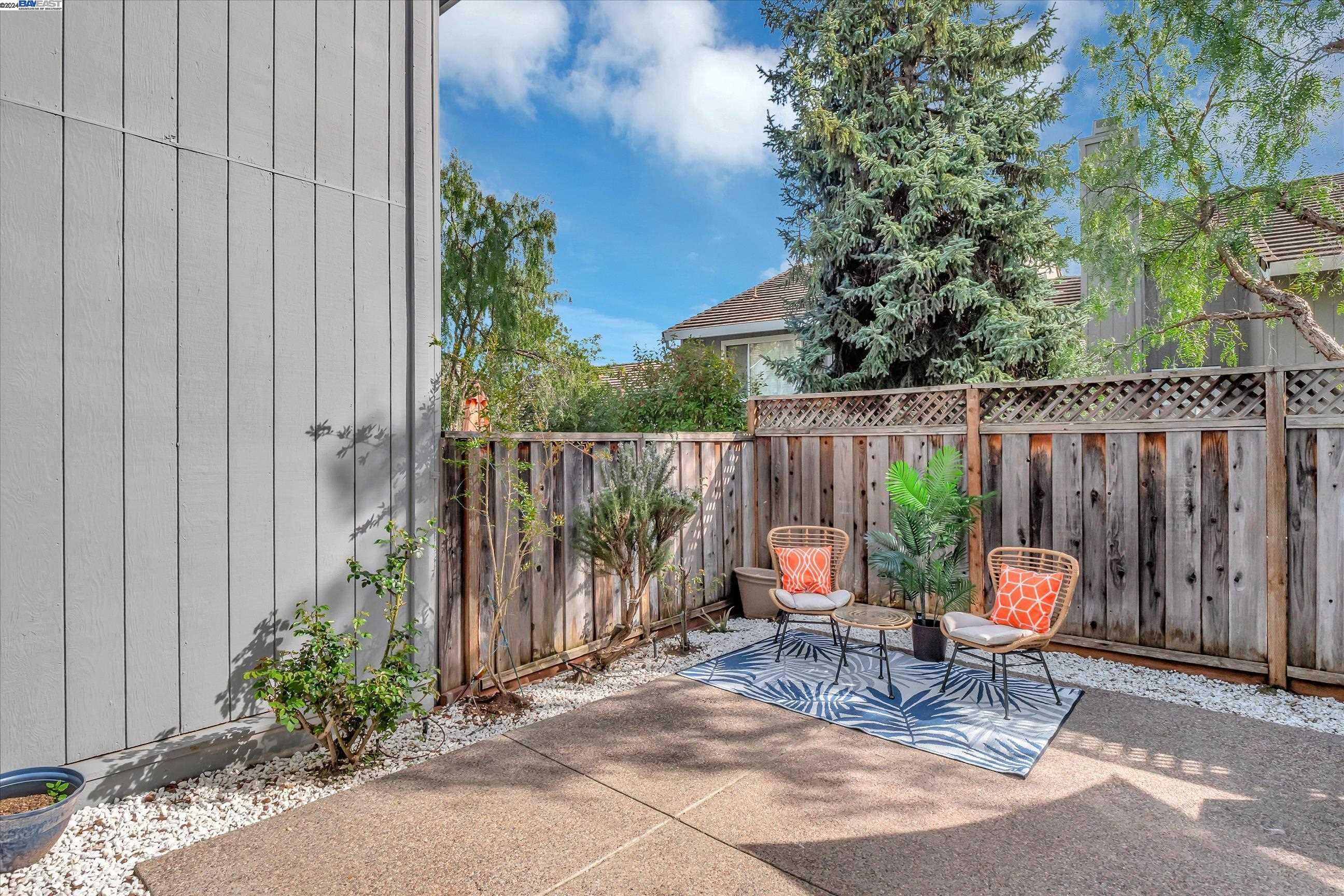 7538 Rolling Hills Cir