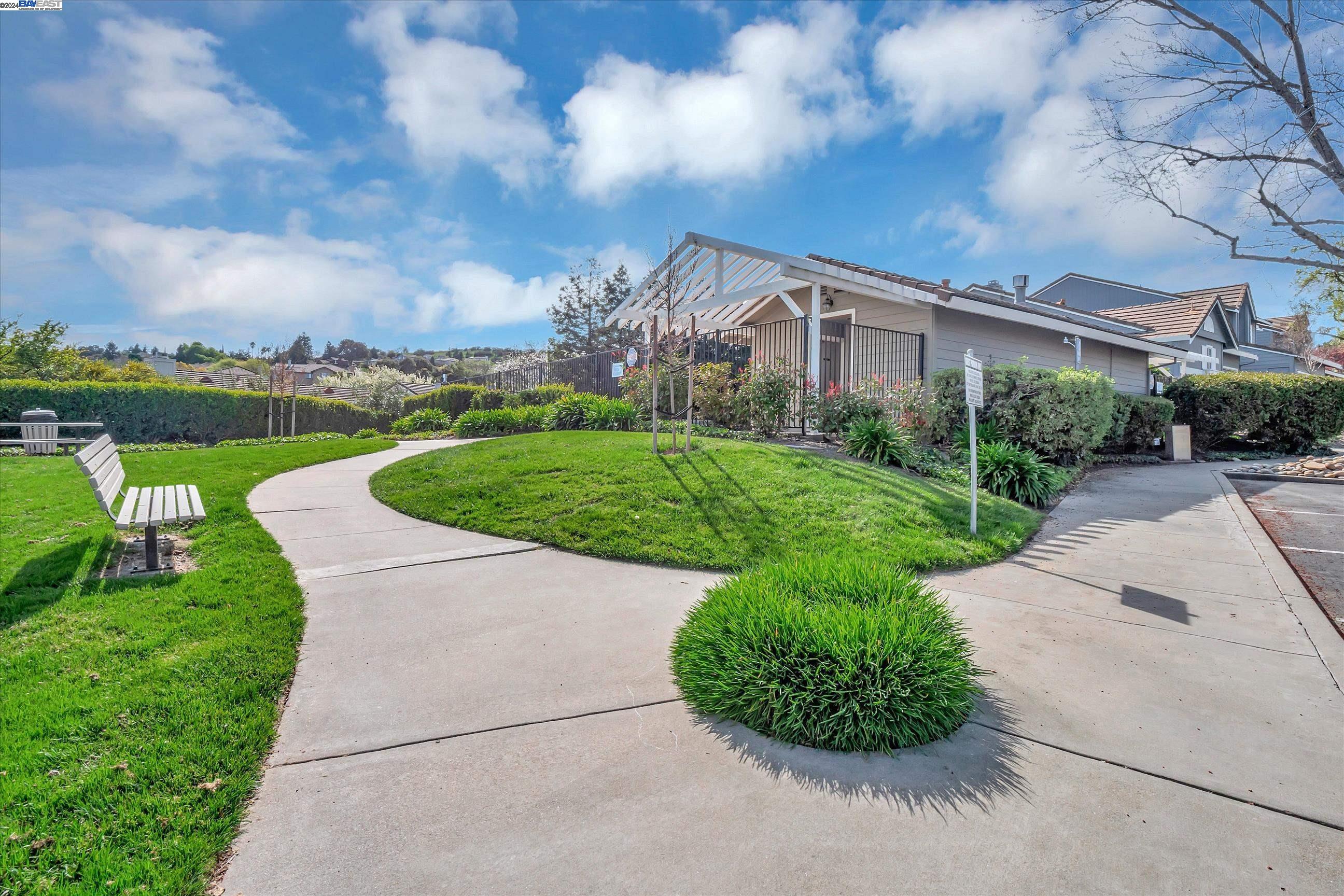 7538 Rolling Hills Cir