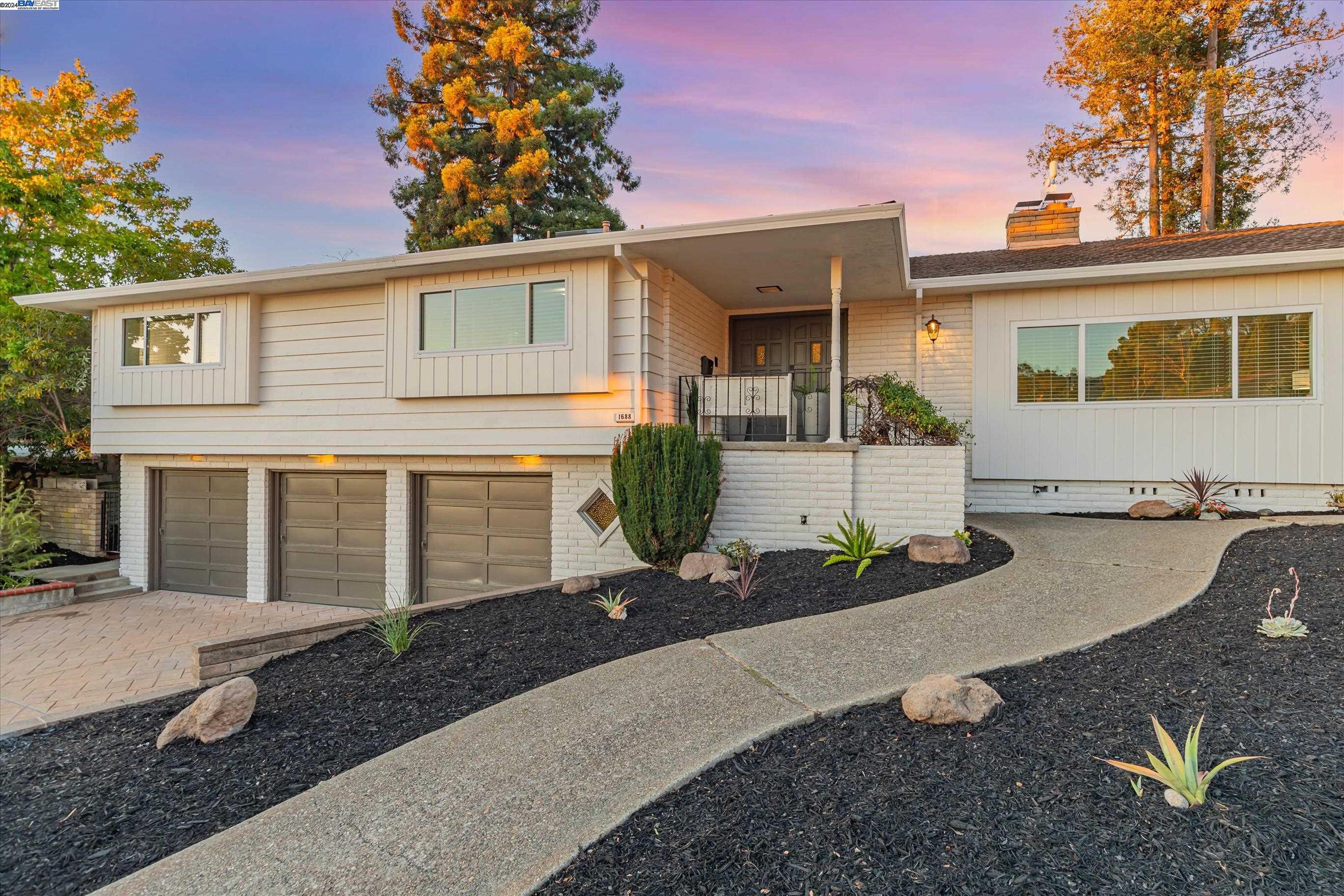 1688 Regent Dr