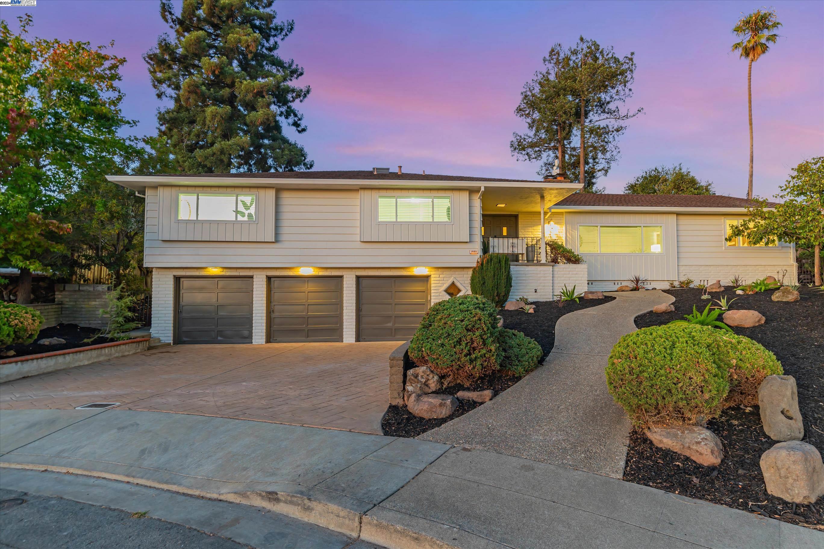 1688 Regent Dr