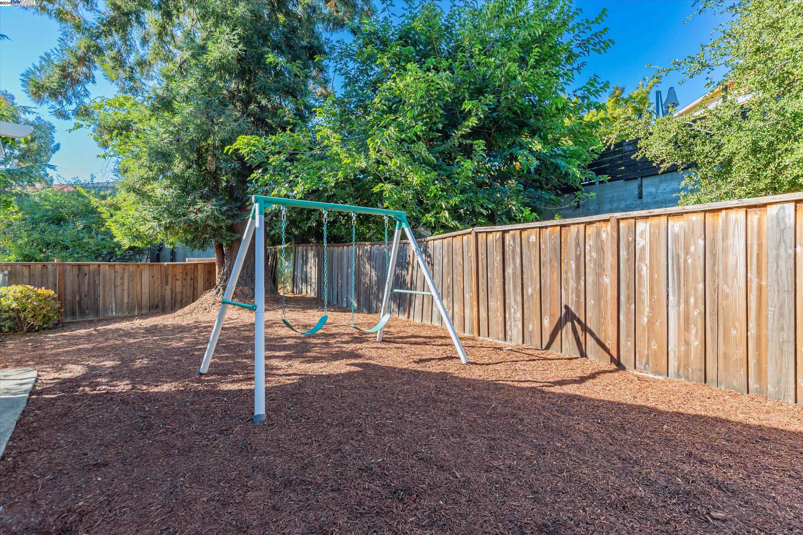 1688 Regent Dr