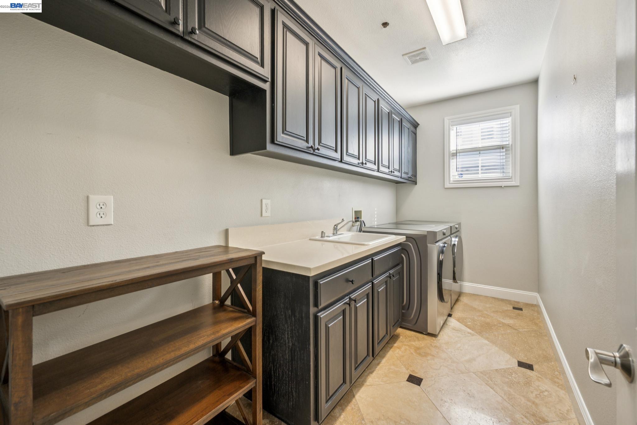 2811 E Sugar Hill Ter