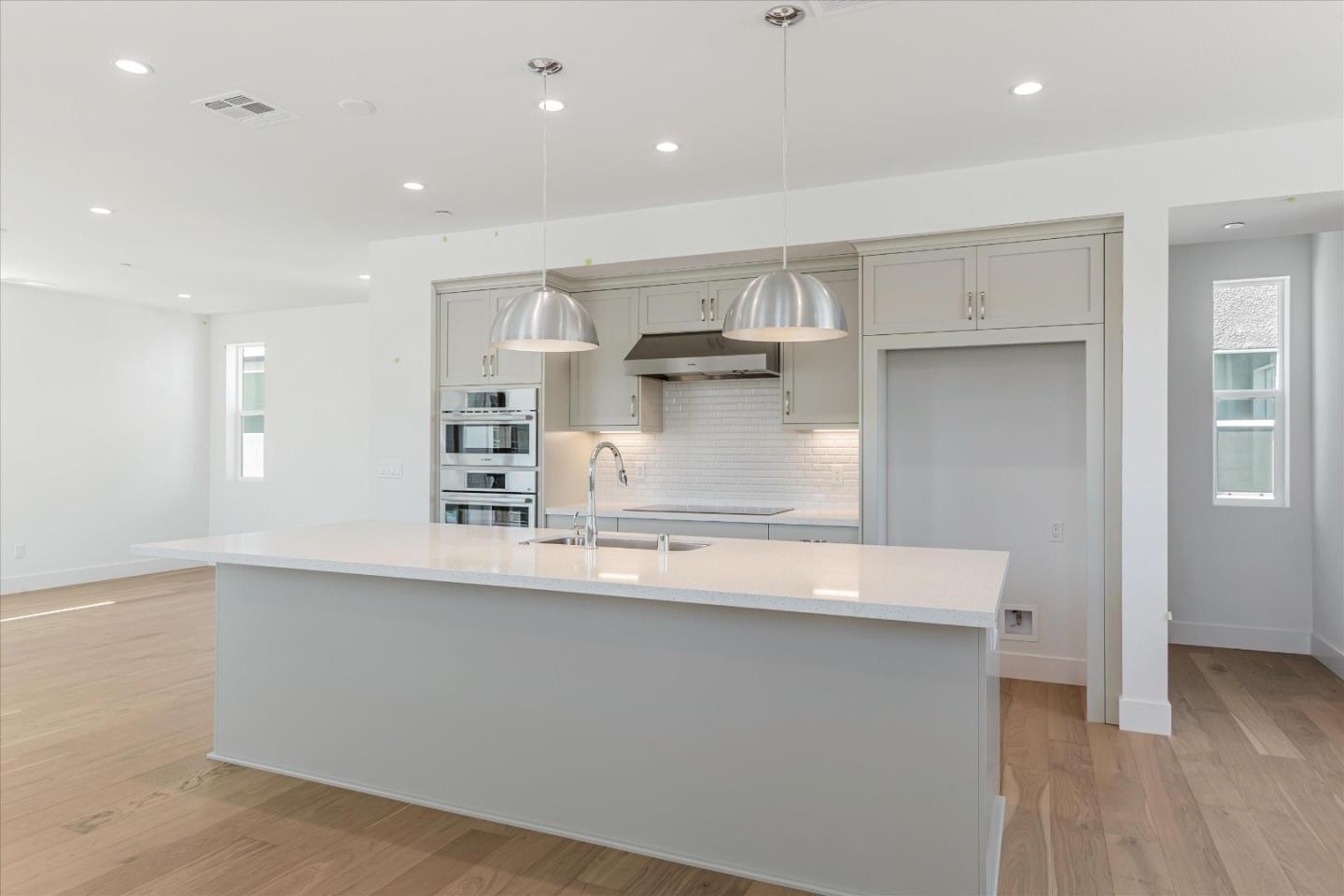 702 Fin Court