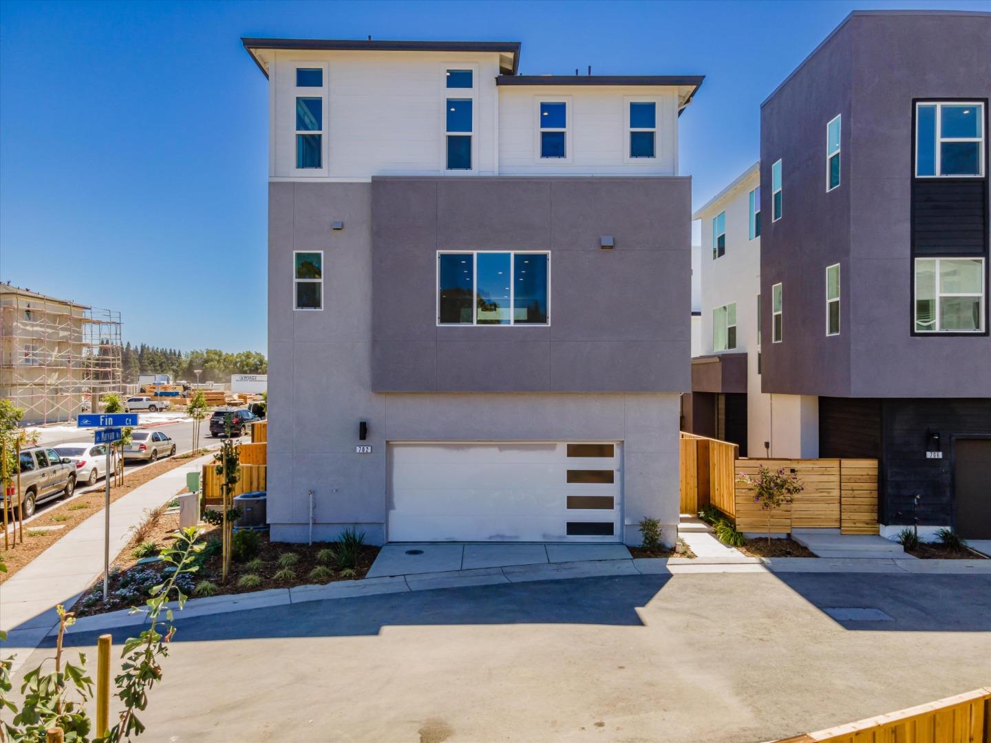 702 Fin Court