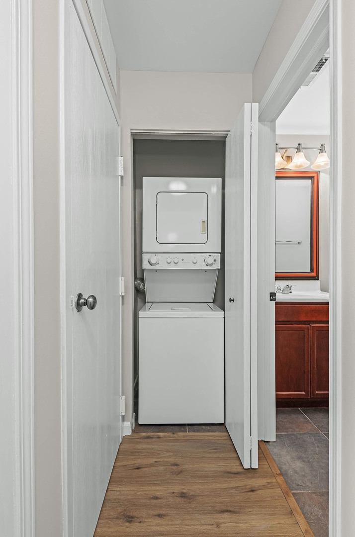 1561 Raymond Drive Unit: 203