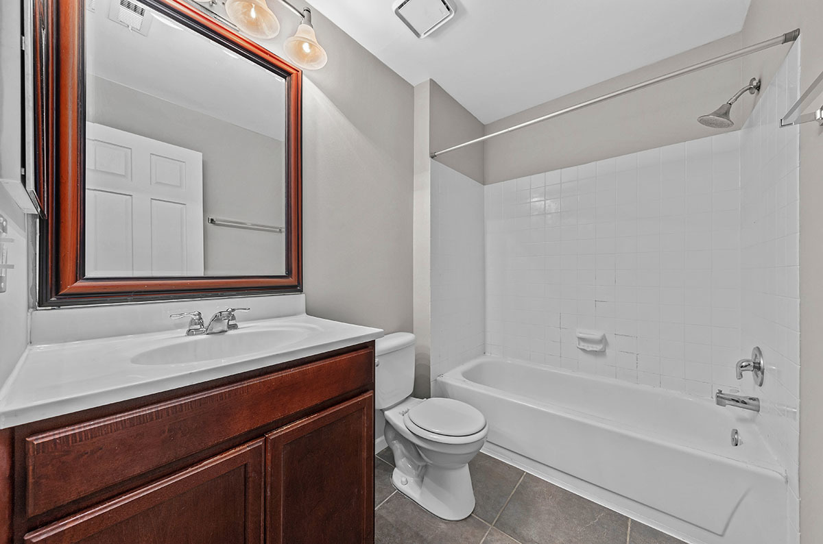 1561 Raymond Drive Unit: 203