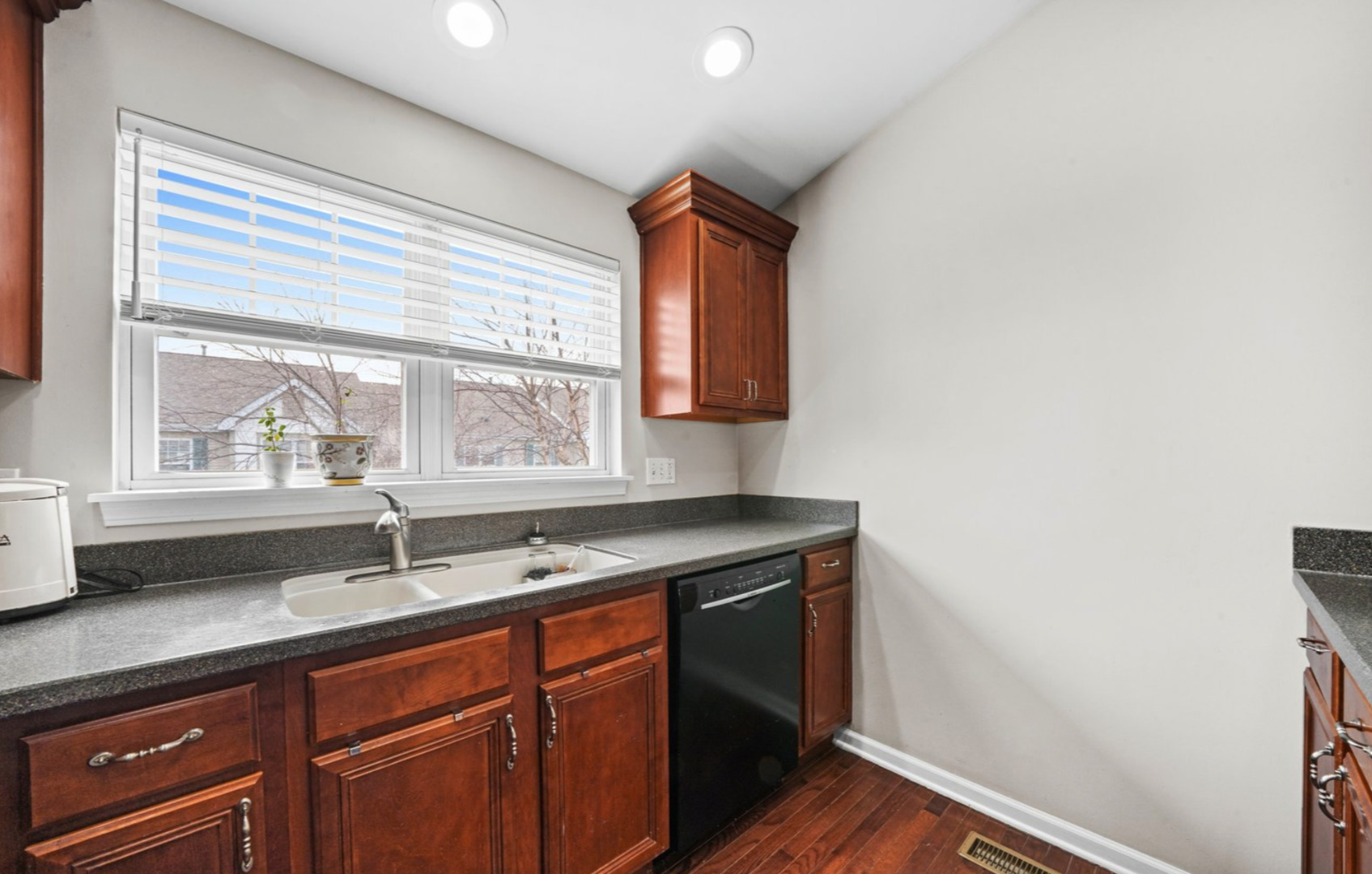 2933 Saganashkee Lane