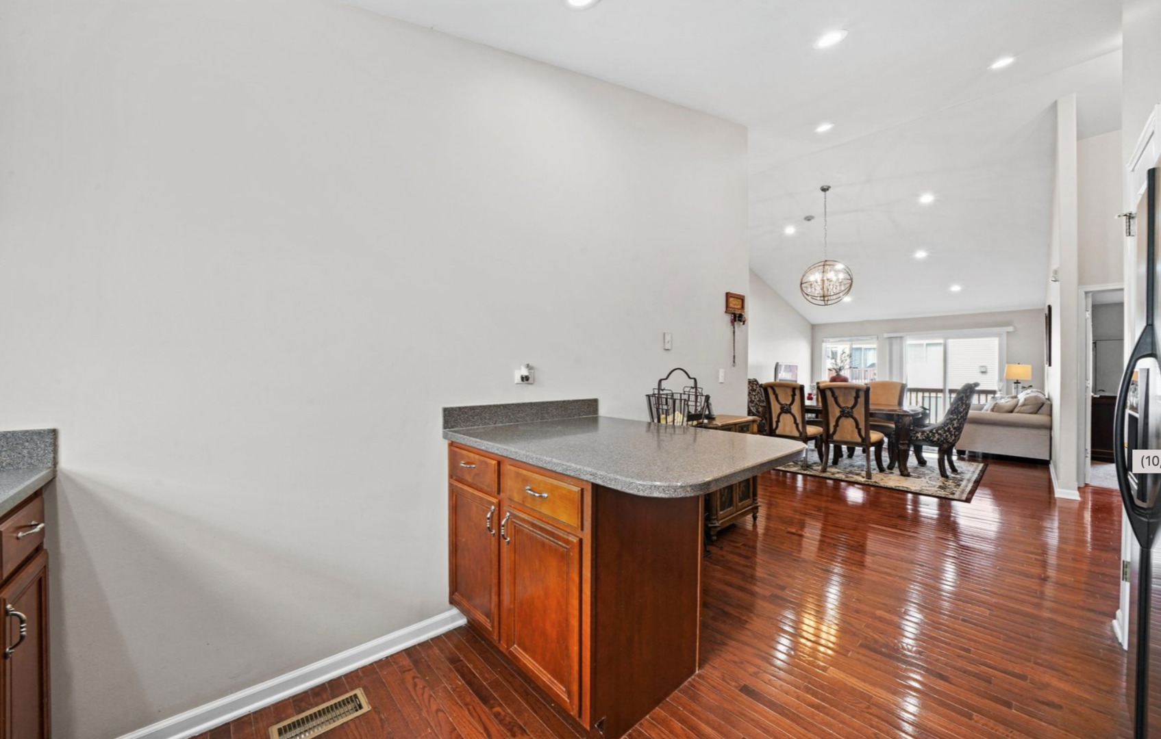 2933 Saganashkee Lane