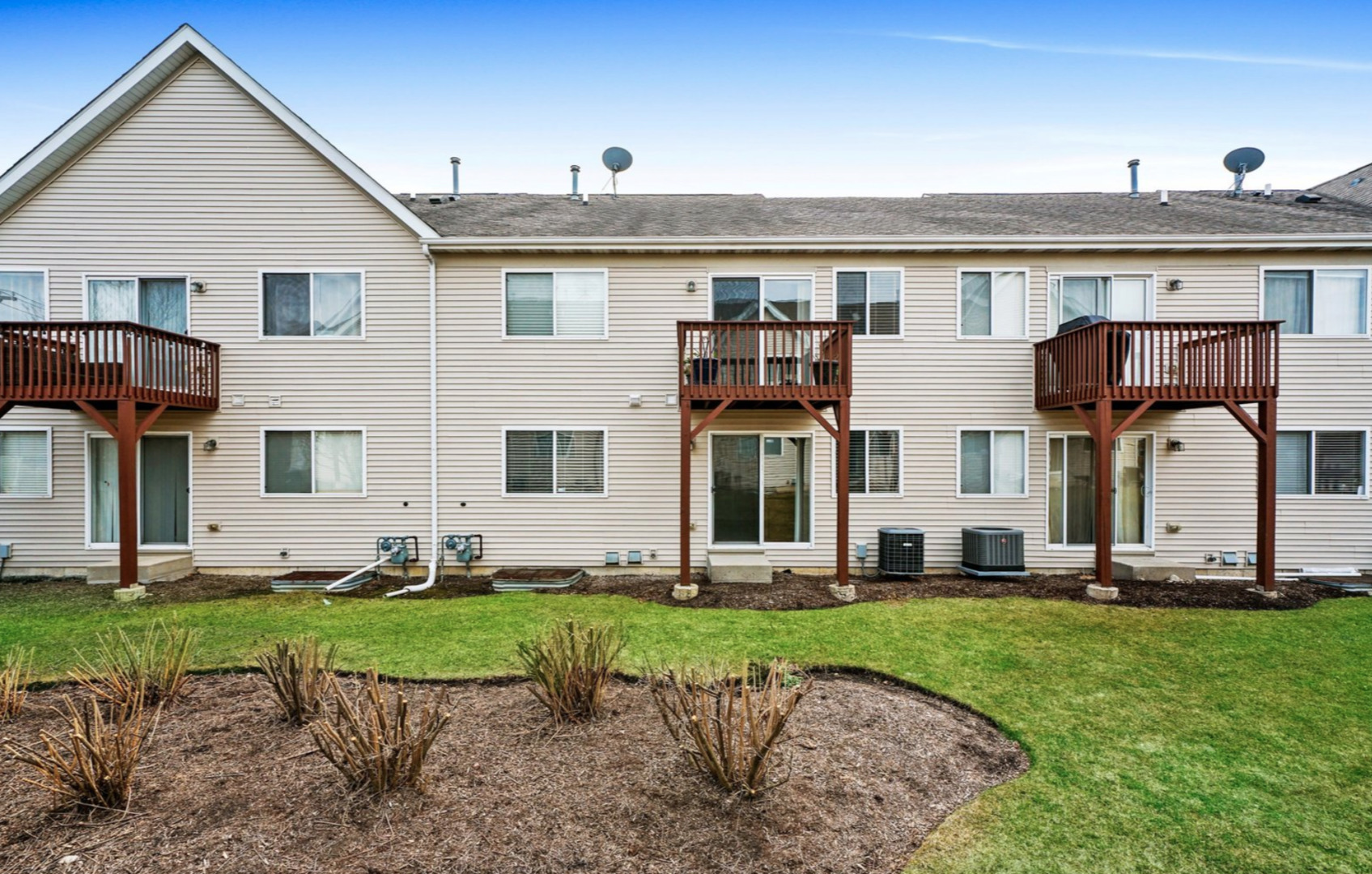 2933 Saganashkee Lane