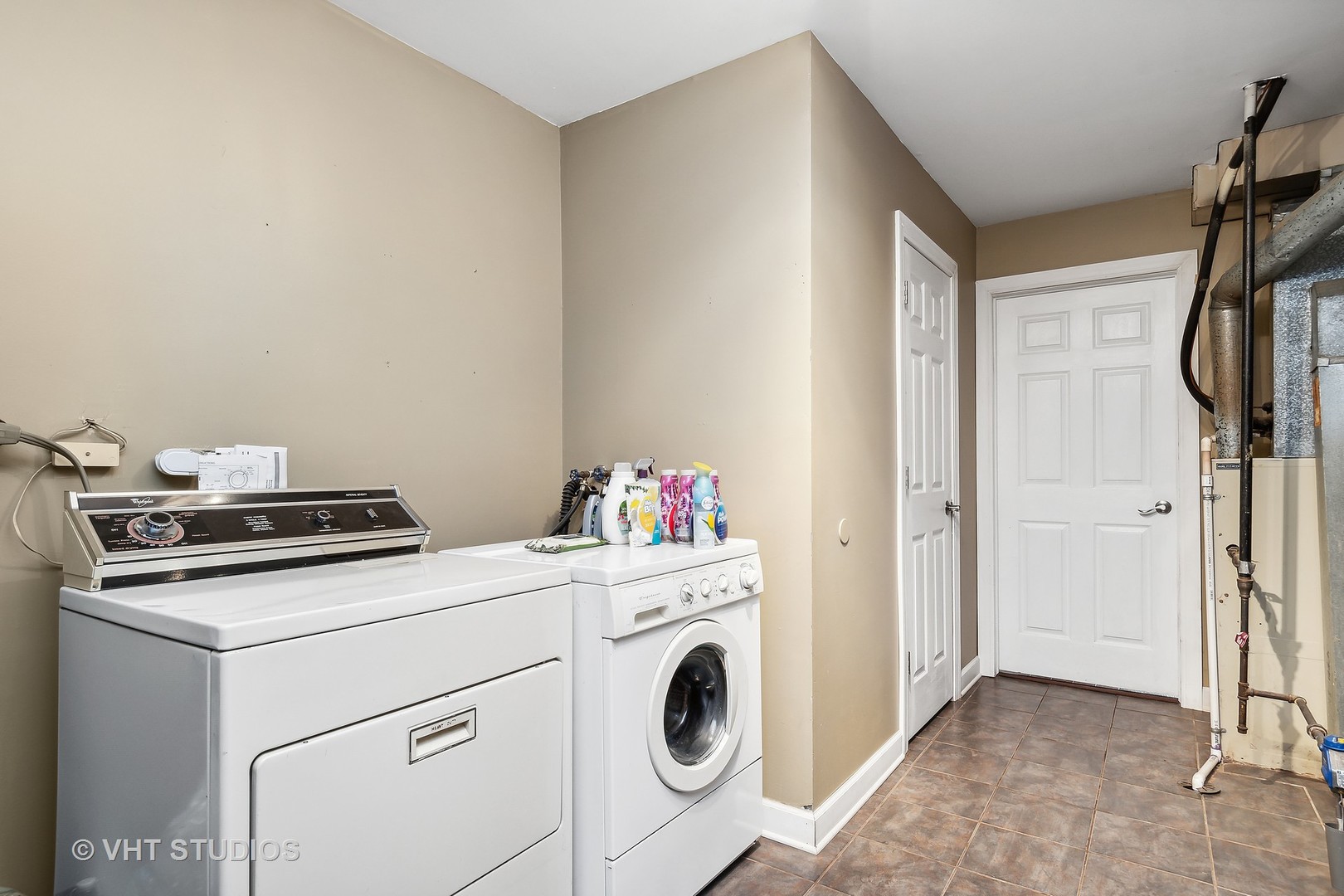 514 SPRINGHILL Circle