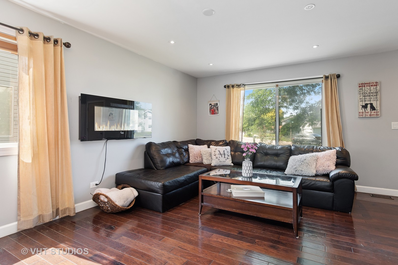 514 SPRINGHILL Circle