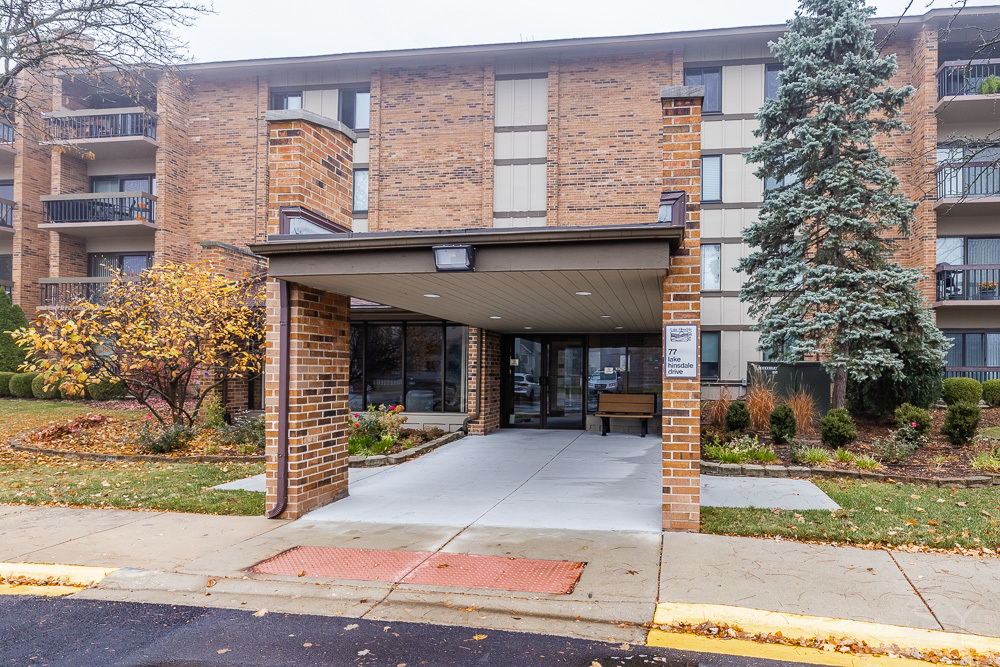 77 Lake Hinsdale Drive Unit: 305