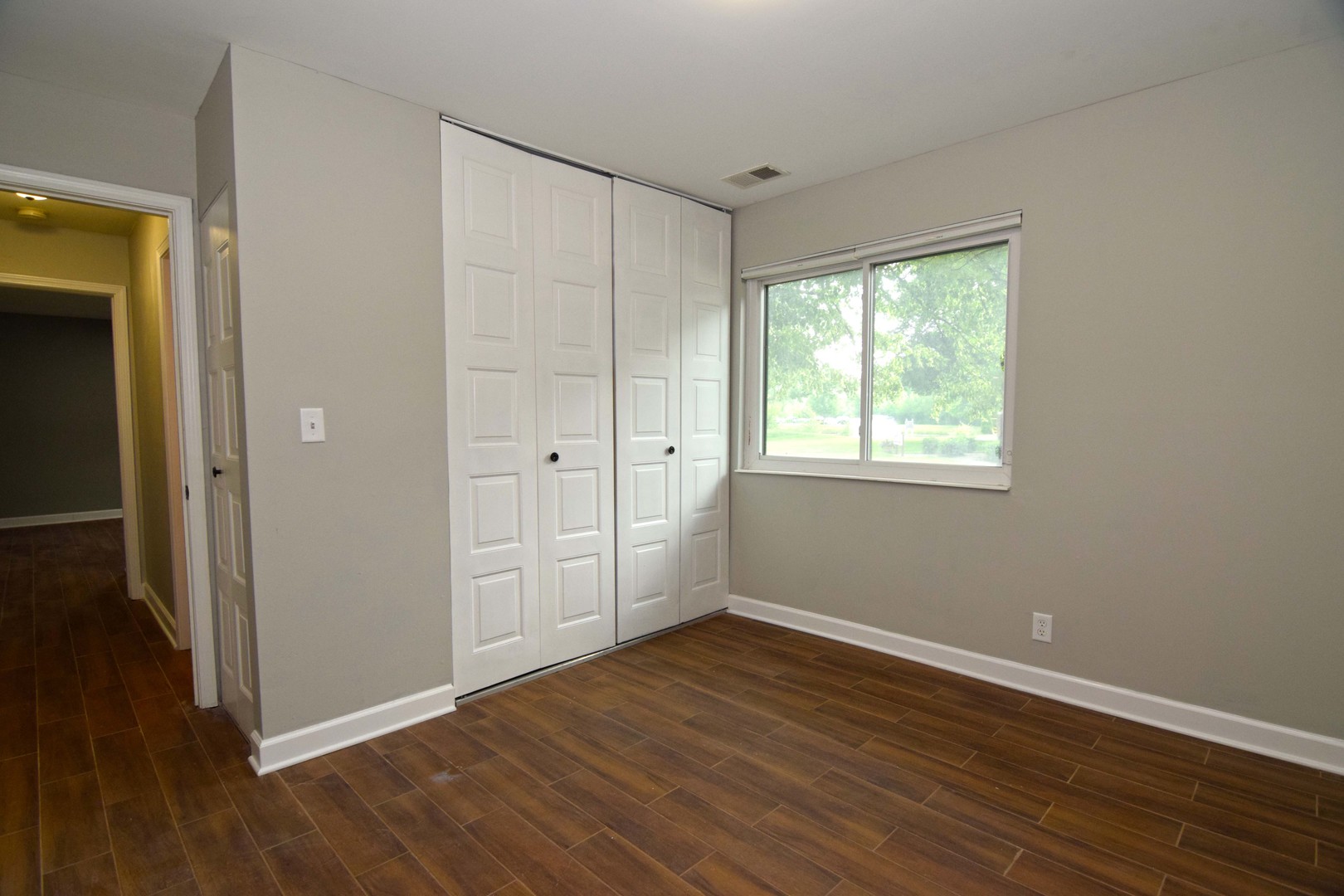 1925 TALL OAKS Drive Unit: 1703