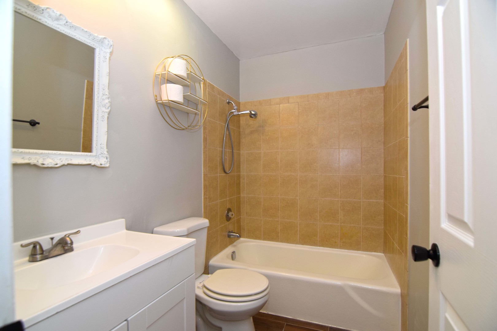 1925 TALL OAKS Drive Unit: 1703