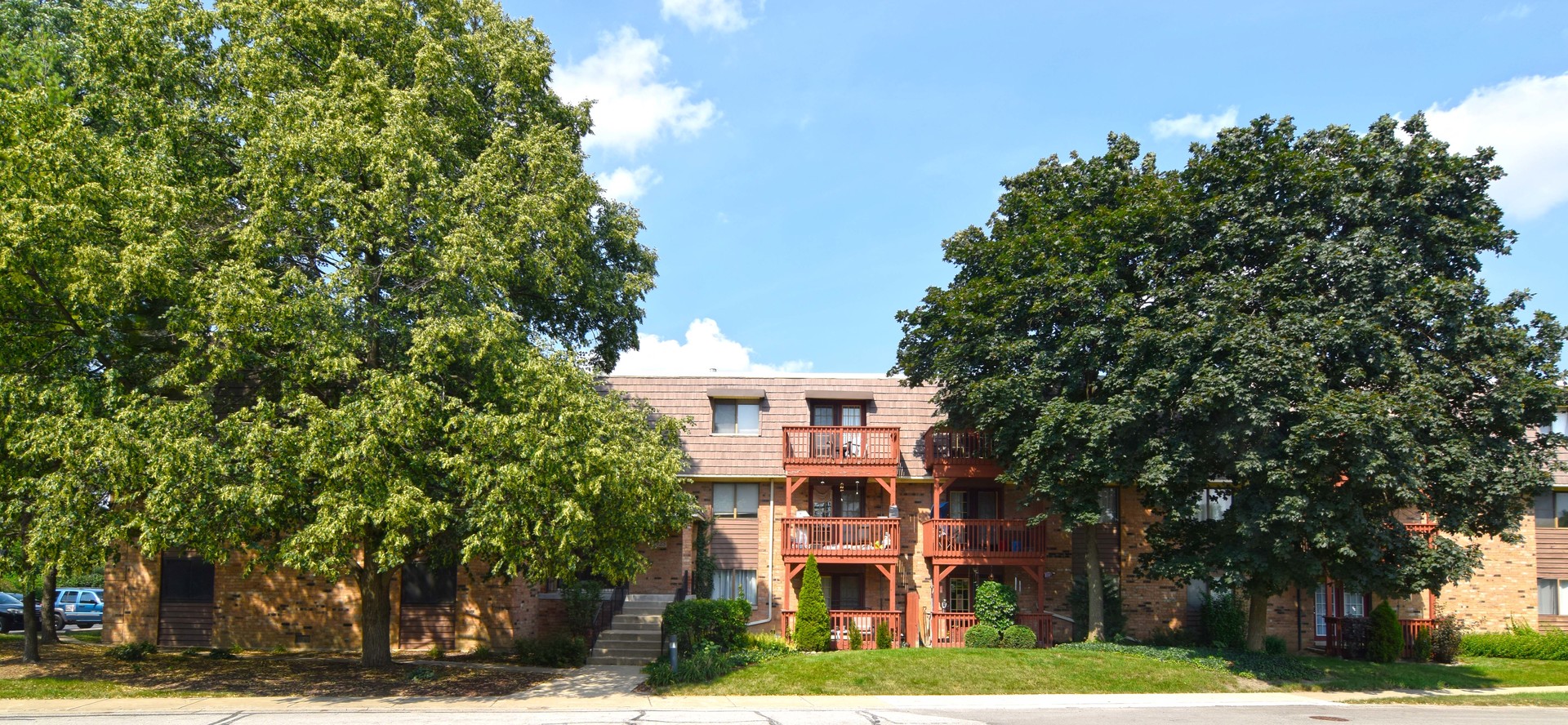 1925 TALL OAKS Drive Unit: 1703