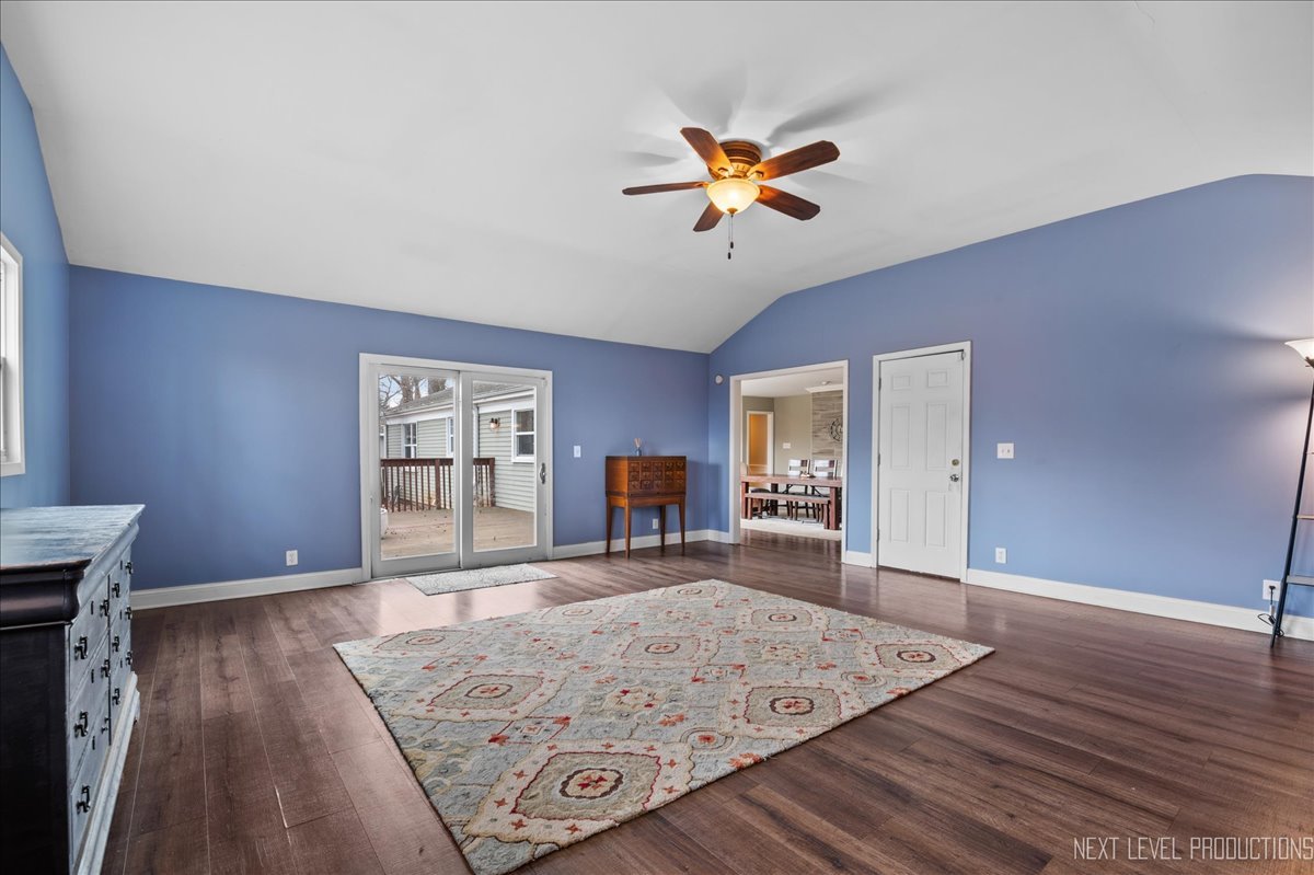 3S551 Marian Circle E