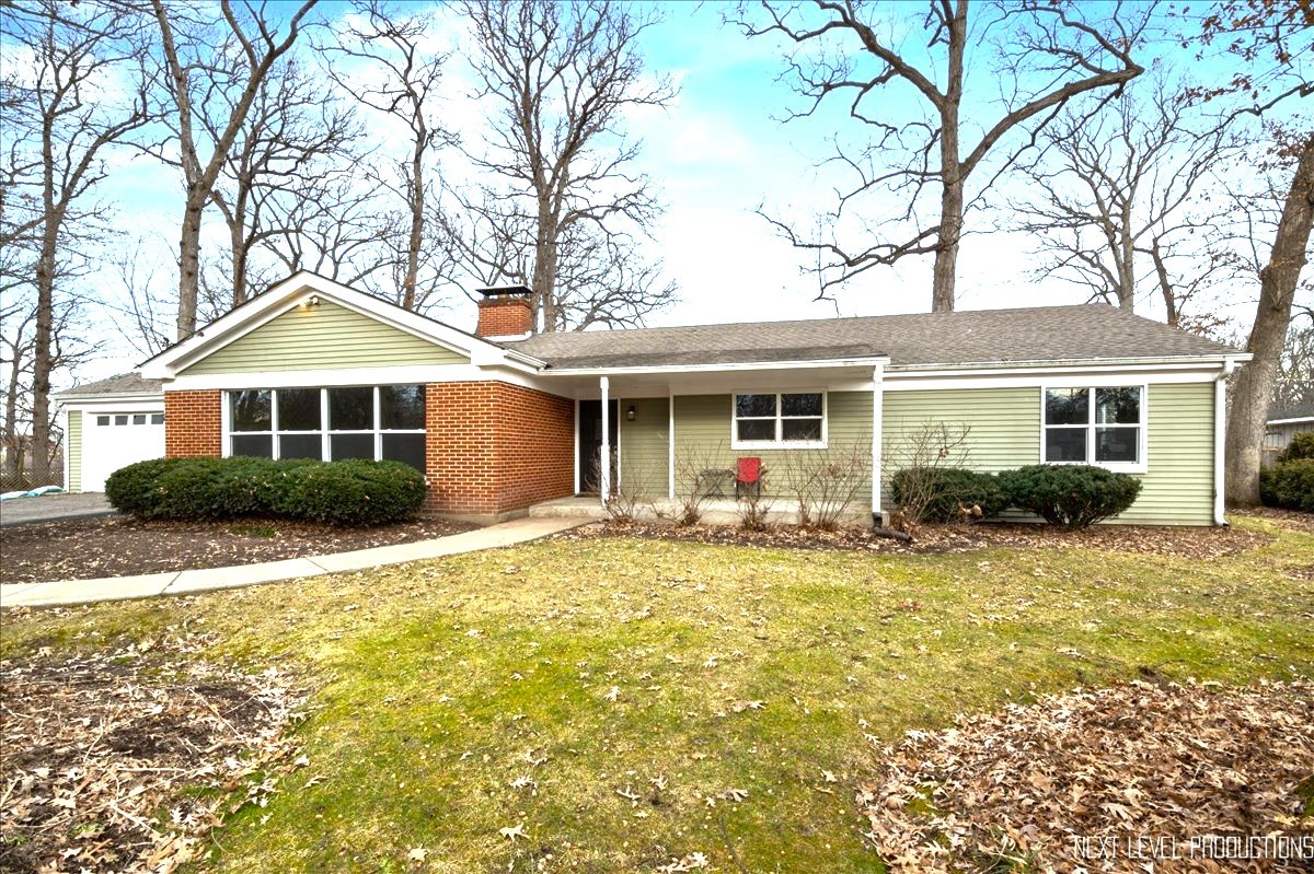 3S551 Marian Circle E