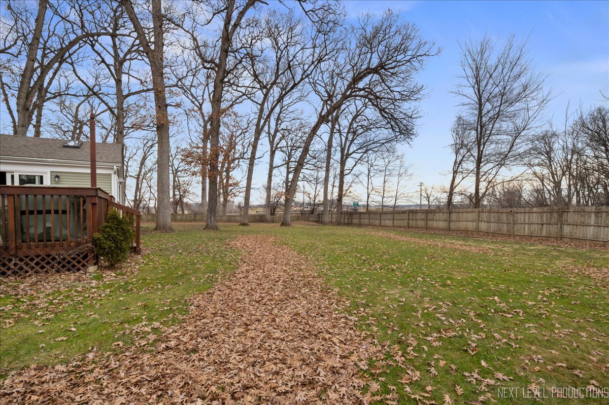 3S551 Marian Circle E