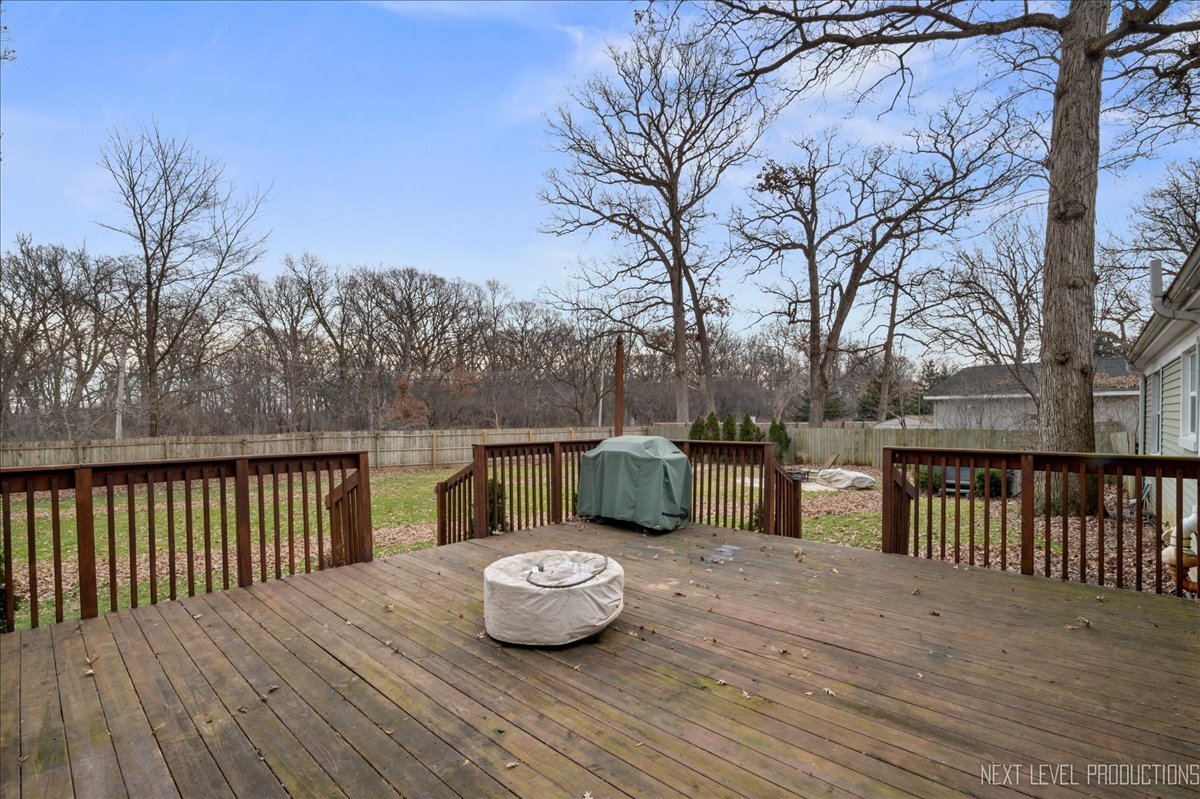 3S551 Marian Circle E