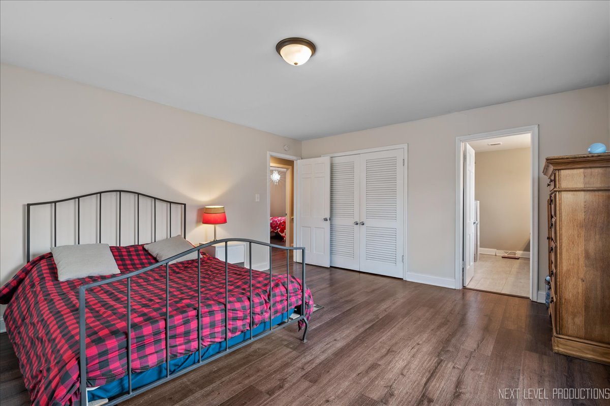 3S551 Marian Circle E