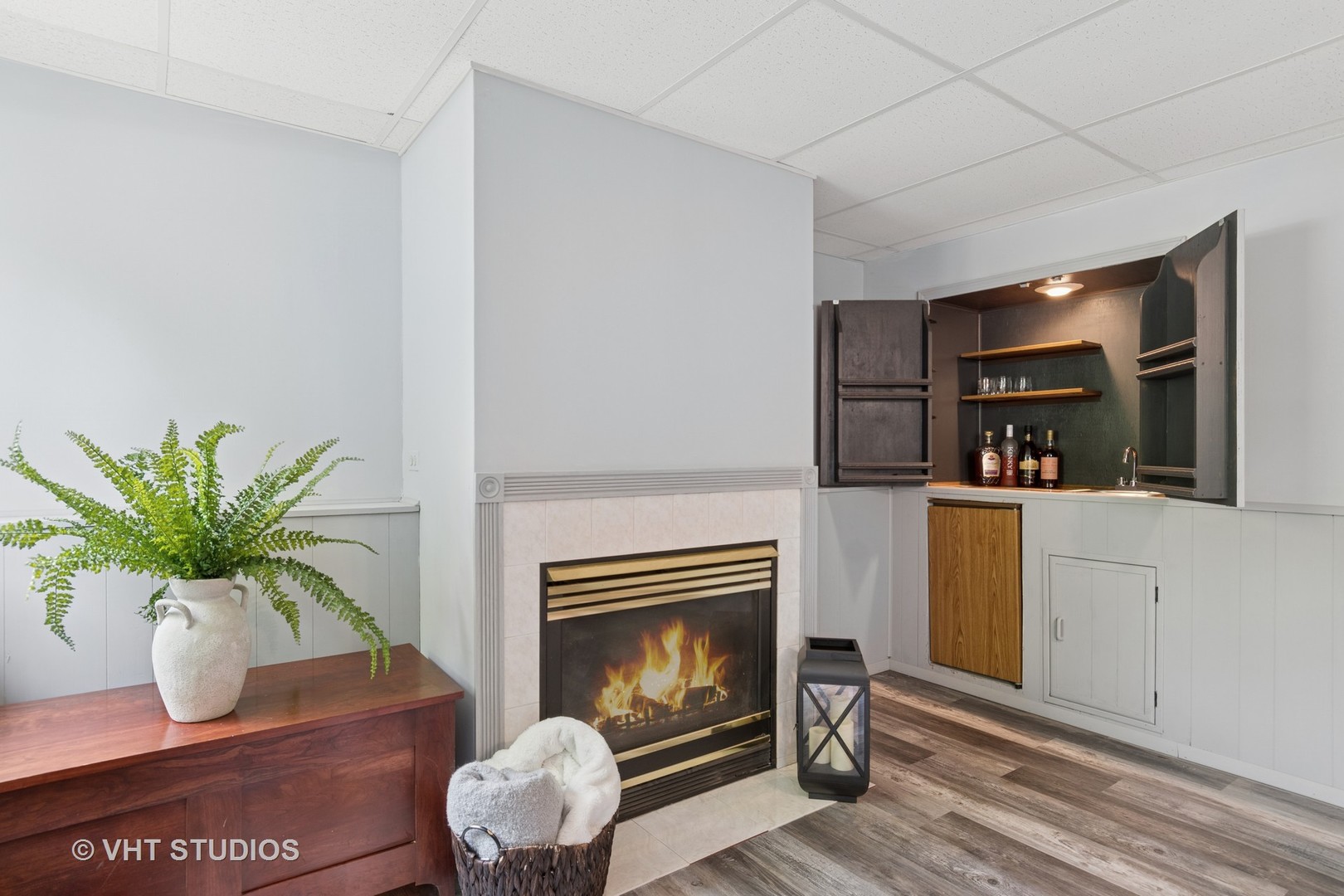 6S024 Westwind Drive