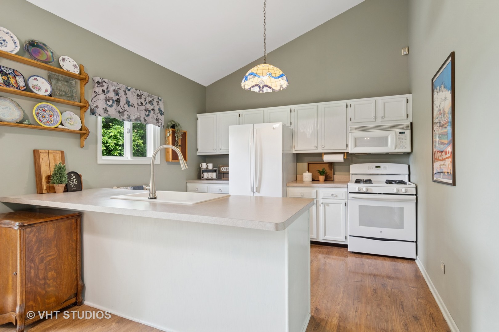 6S024 Westwind Drive