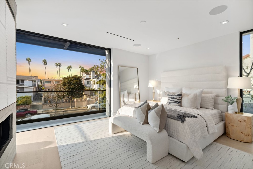 310 Heliotrope Avenue