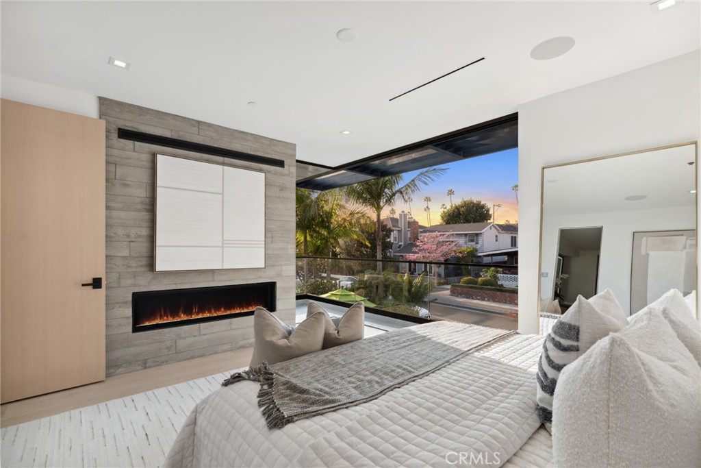 310 Heliotrope Avenue