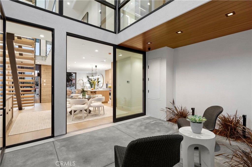 310 Heliotrope Avenue