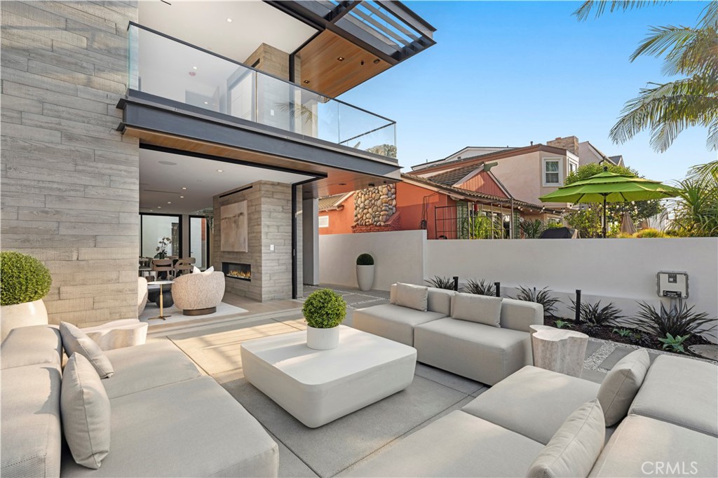 310 Heliotrope Avenue