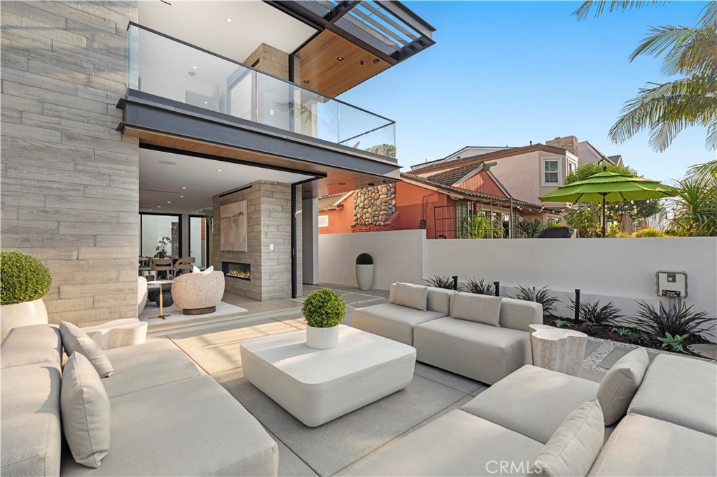 310 Heliotrope Avenue