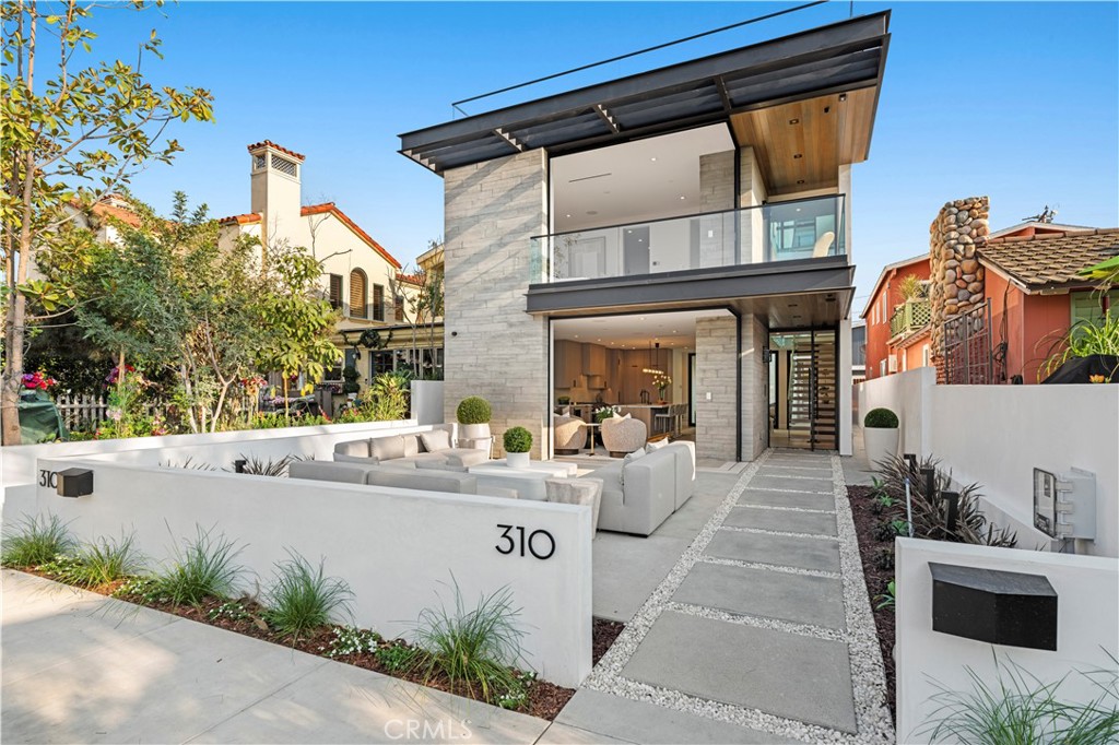 310 Heliotrope Avenue