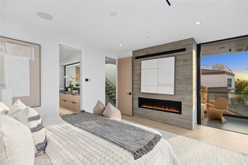 310 Heliotrope Avenue