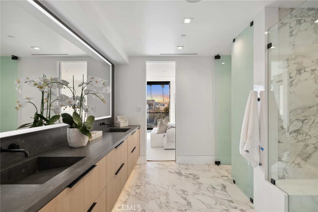 310 Heliotrope Avenue