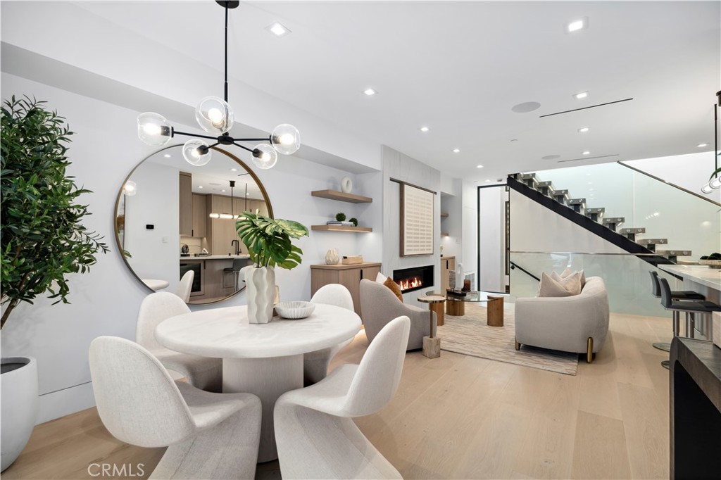 310 1/2 Heliotrope Avenue