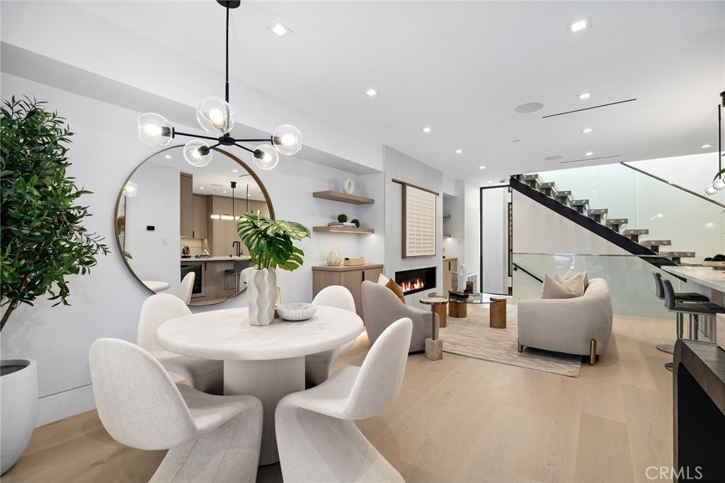 310 1/2 Heliotrope Avenue