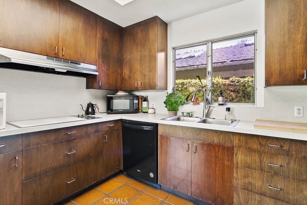 438 Tustin Avenue