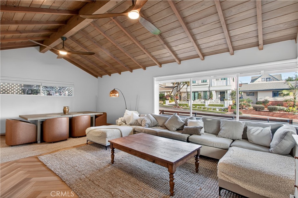225 Iris Avenue