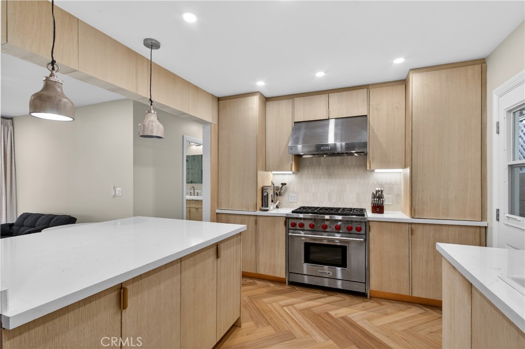 225 Iris Avenue