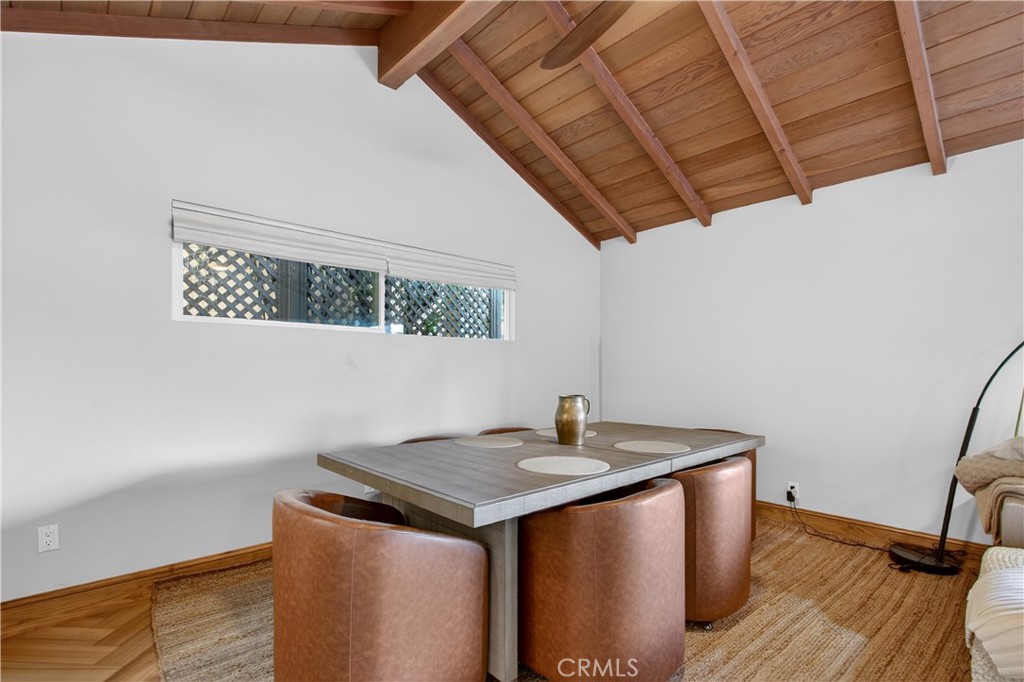 225 Iris Avenue