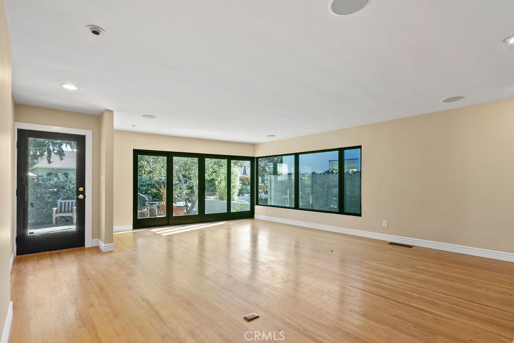 313 Larkspur