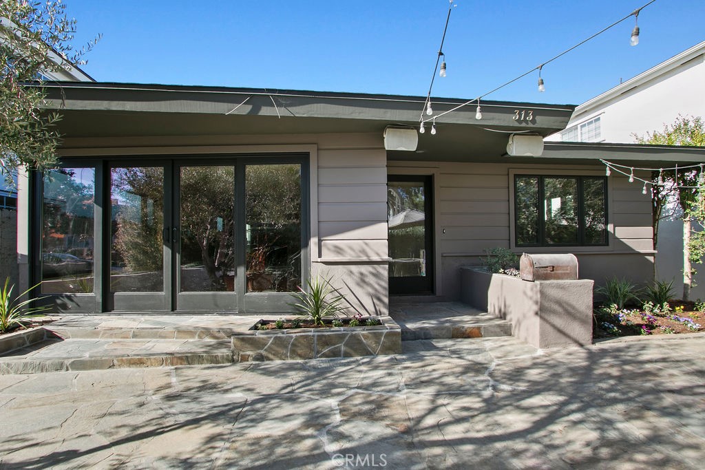 313 Larkspur