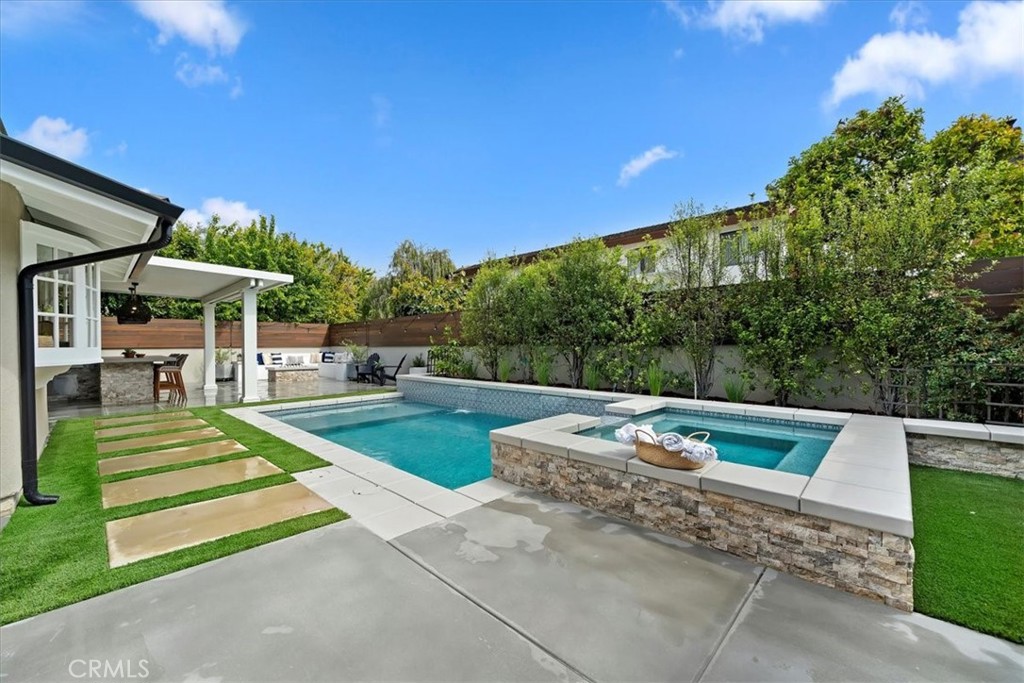 1813 Oriole Drive