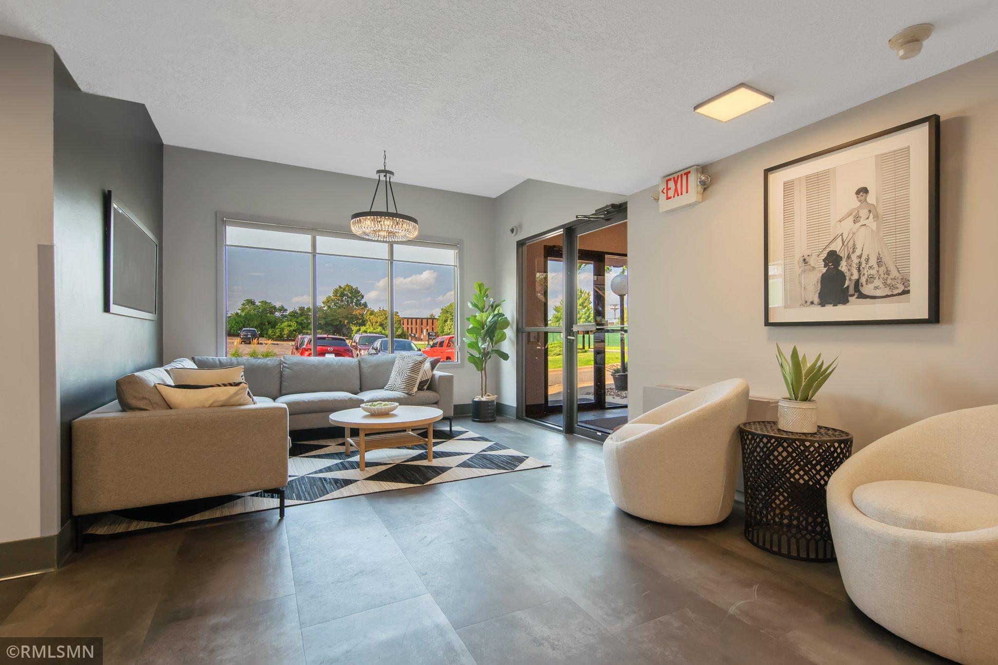 1400 Dakota Avenue S Unit: 203