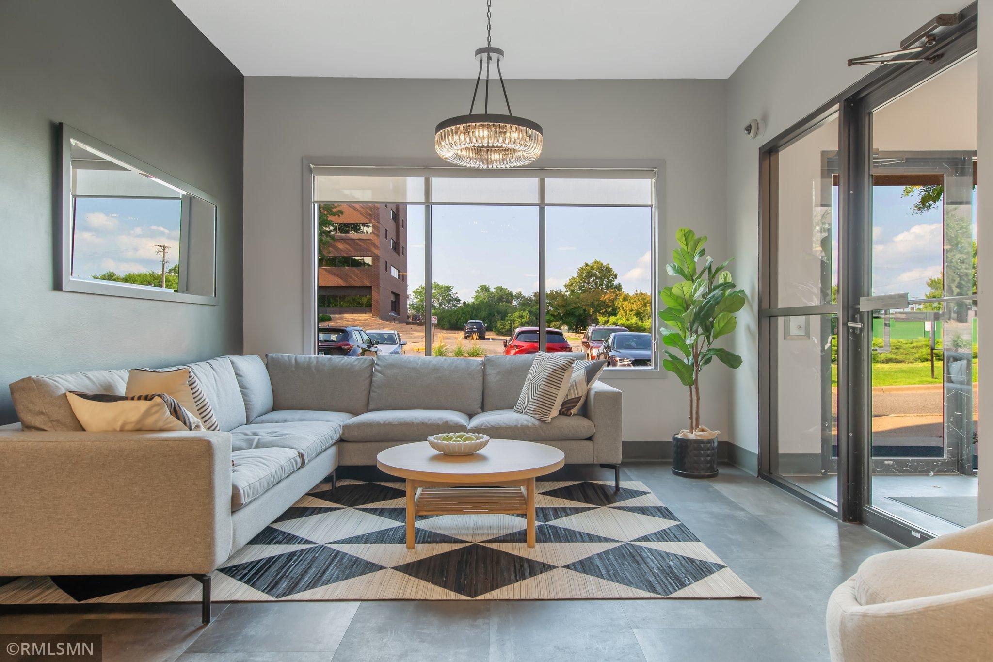 1400 Dakota Avenue S Unit: 203