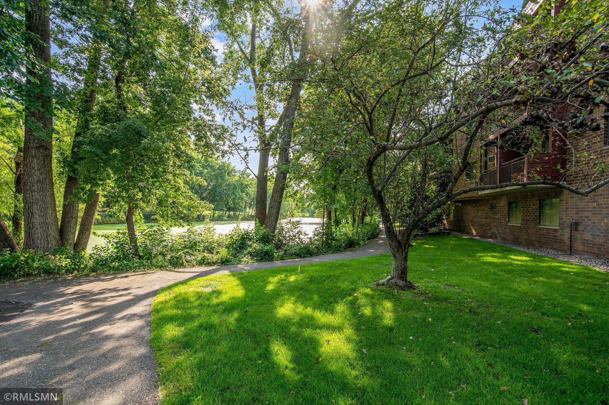 1400 Dakota Avenue S Unit: 203
