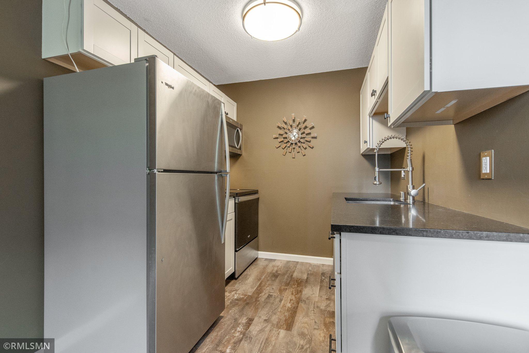 1400 Dakota Avenue S Unit: 203