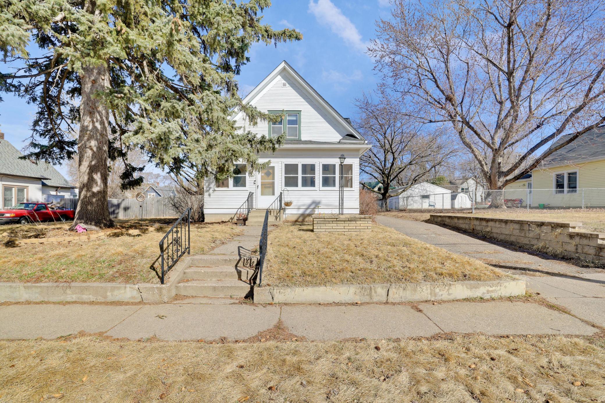 147 Haskell Street E