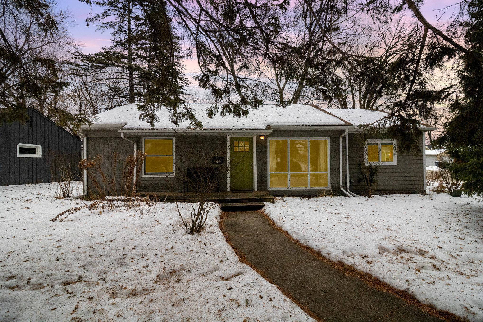 3305 Arthur Street NE